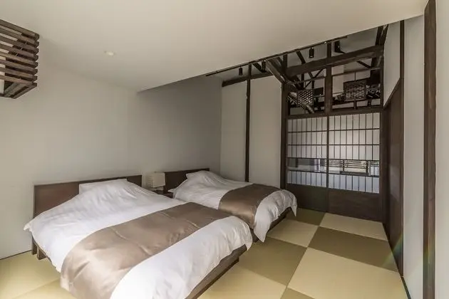 Ev (RINDOH)