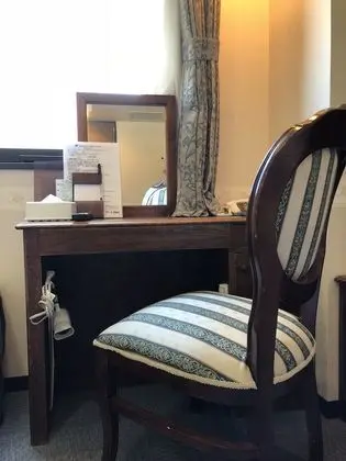İki Ayrı Yataklı Oda, Sigara İçilmez