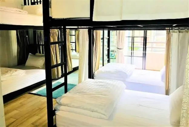 Shared Dormitory 8 Bunk Beds