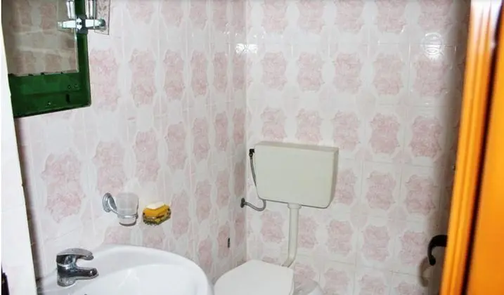 Üç Kişilik Oda