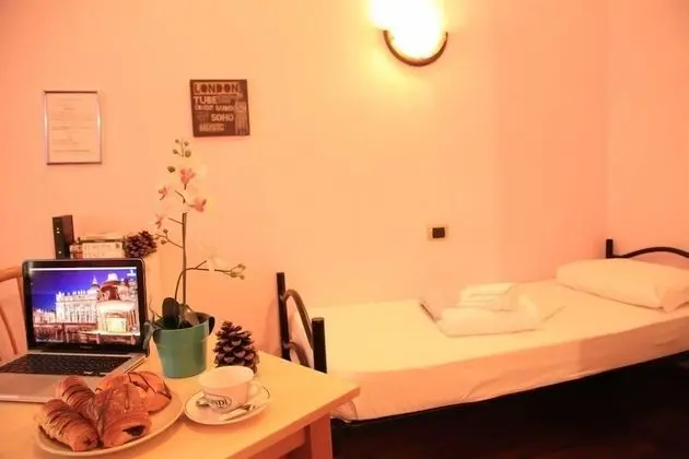 Economy Üç Kişilik Oda, Ortak Banyo