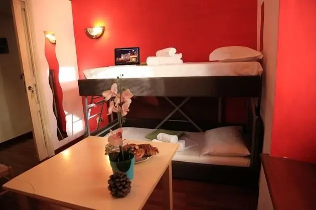 Economy Üç Kişilik Oda, Ortak Banyo