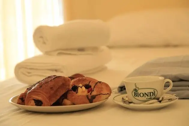 Economy Üç Kişilik Oda, Ortak Banyo