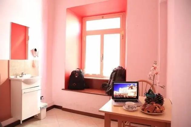 Economy Üç Kişilik Oda, Ortak Banyo