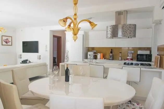 Villa, Deniz Manzaralı