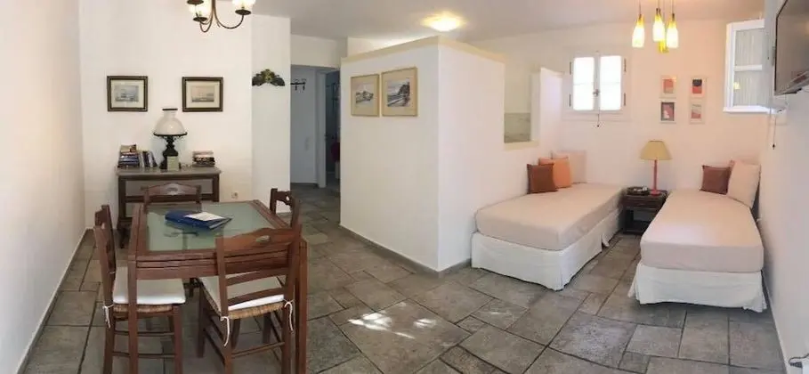 Apartment, 1 Bedroom renamed   Semi down stair level