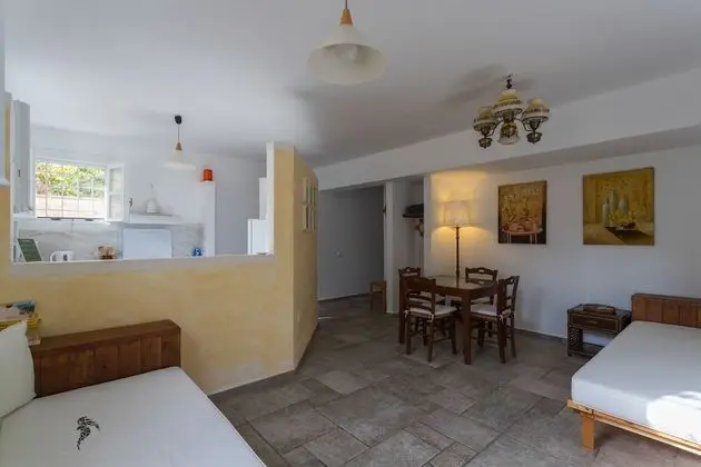 Apartment, 1 Bedroom renamed   Semi down stair level