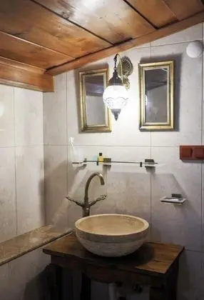 House, Simge Yapı Manzaralı, Şömineli Soba