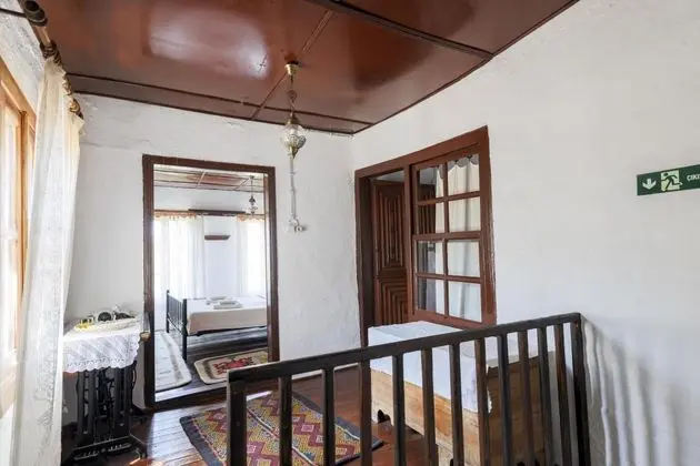 House, Simge Yapı Manzaralı, Şömineli Soba