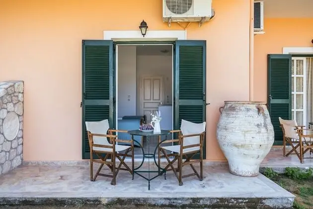 Stüdyo, Bahçe Manzaralı, Bahçeli