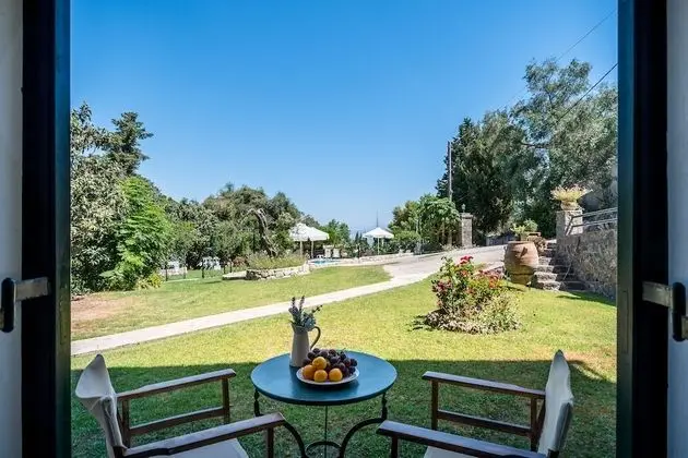 Stüdyo, Bahçe Manzaralı, Bahçeli