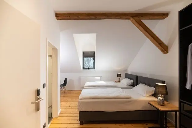 Comfort Tek Büyük Yataklı Oda