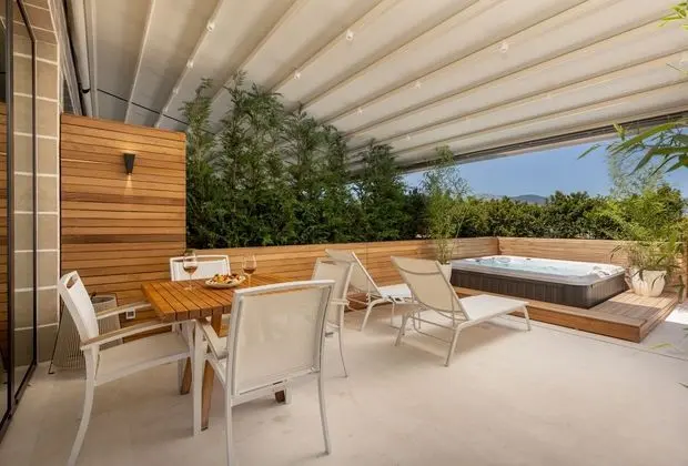 Superior Room With Jacuzzi