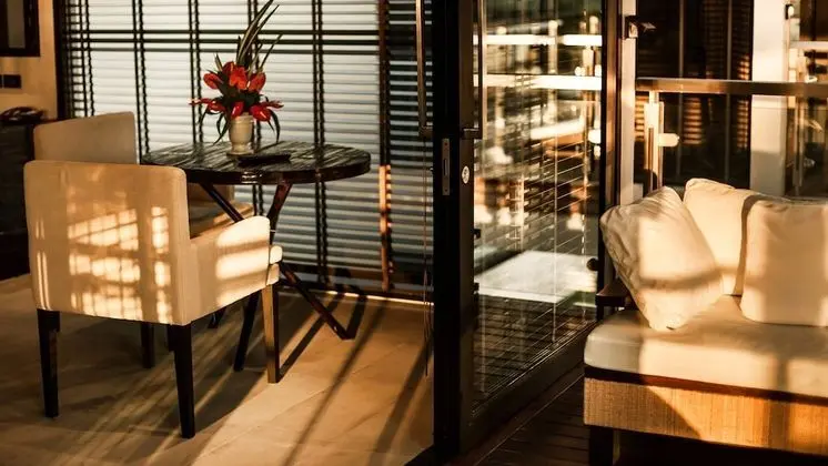 Deluxe Tek Büyük Yataklı Oda, 1 Yatak Odası, Havuz Manzaralı