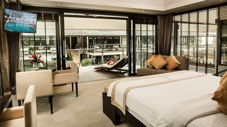 Deluxe Tek Büyük Yataklı Oda, 1 Yatak Odası, Havuz Manzaralı