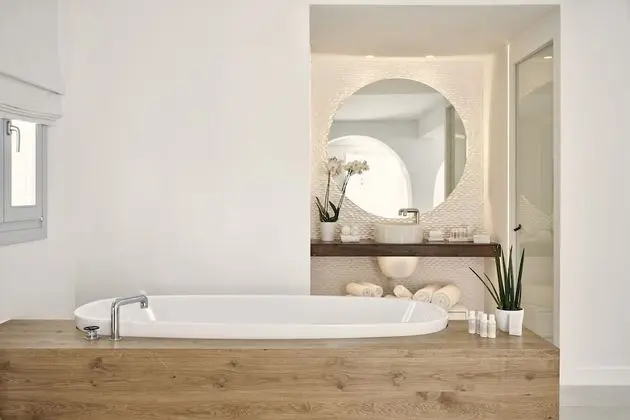 Room, 1 Queen Bed (Signature Room with Jet Tub)