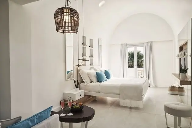 Suite, 1 Queen Bed, Garden View (Luxury Suite with Private Pool)