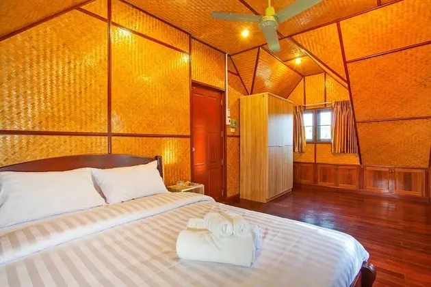 4 Bedrooms Pool Villa