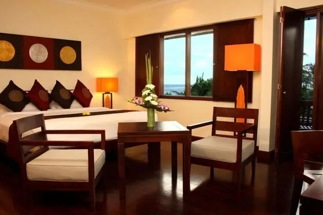 Deluxe Ocean Room
