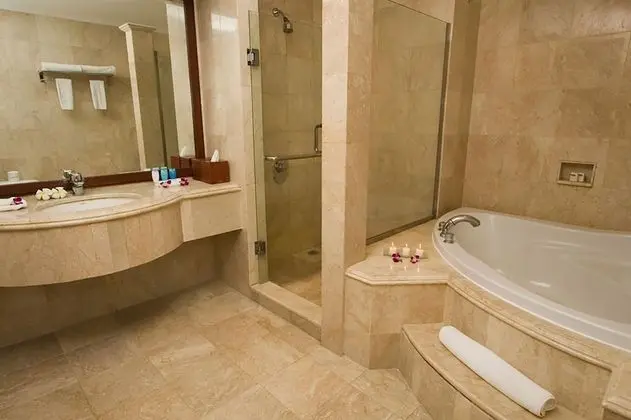 Deluxe Ocean Room