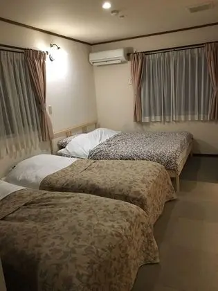 Üç Kişilik Oda