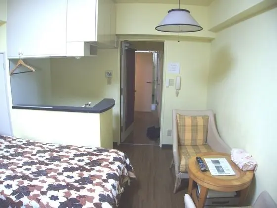 İki Ayrı Yataklı Oda, Ortak Banyo