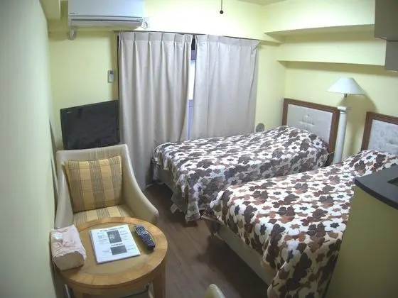 İki Ayrı Yataklı Oda, Ortak Banyo