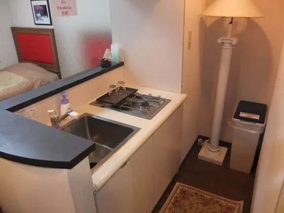İki Ayrı Yataklı Oda, Ortak Banyo