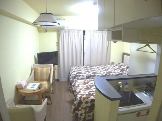 İki Ayrı Yataklı Oda, Ortak Banyo