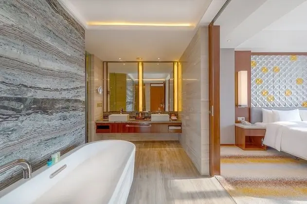 Luxury Oda