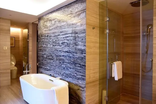 Luxury Oda