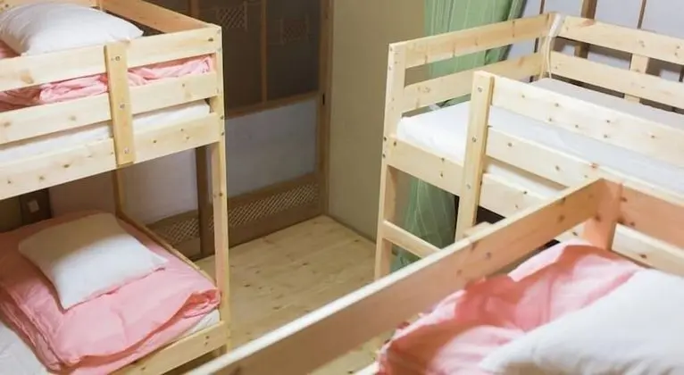 Ortak Ranzalı Oda, Sadece kadınlar için, Ortak Banyo (Bunk Bed)