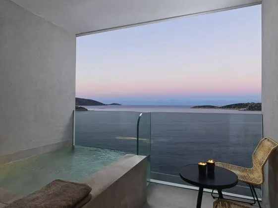 Deluxe Stunning Sea View Plunge Pool