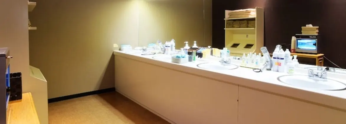 Deluxe Kulübe, Sadece erkekler için (Capsule Room - Upper Bed)