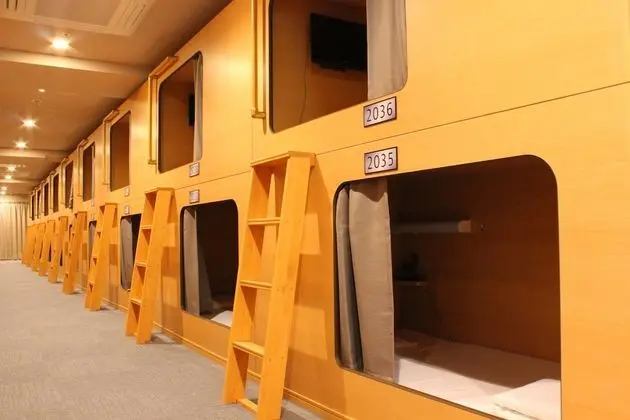 Standard Kulübe, Sadece erkekler için (Capsule Room - Upper Bed)