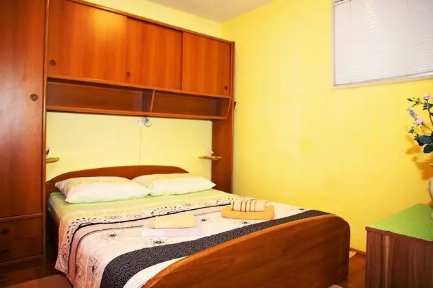 Apart Daire (Nikola - 200 m from beach - A2(2+1))