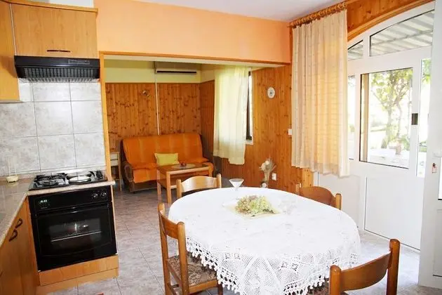 Apart Daire (Nikola - 200 m from beach - A2(2+1))