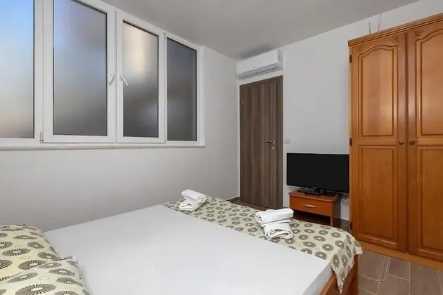 Apart Daire (Nikola - 5 m from beach - A(6+2) I ka)