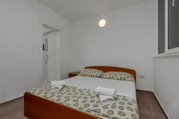 Apart Daire (Nikola - 5 m from beach - A(6+2) I ka)