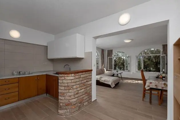 Apart Daire (Nikola - 5 m from beach - A(6+2) I ka)