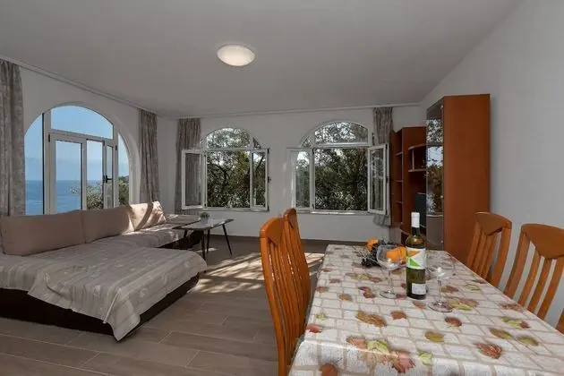 Apart Daire (Nikola - 5 m from beach - A(6+2) I ka)