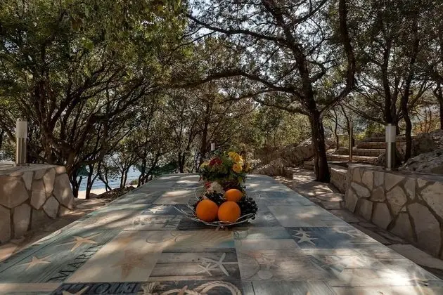 Apart Daire (Nikola - 5 m from beach - A(6+2) I ka)