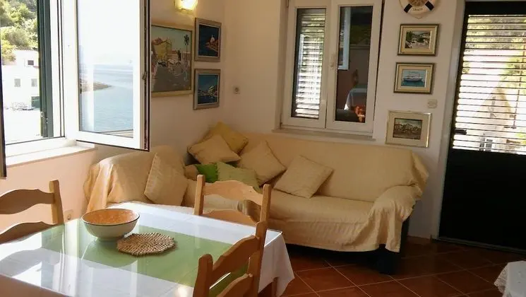 Apart Daire (Nikola - in front of the sea - A1(4))