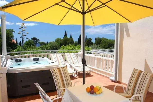 Apart Daire (Nikola1 - free parking - A5(3+1))