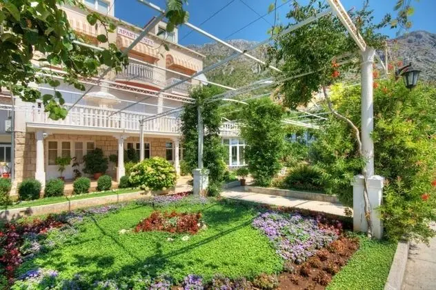 Apart Daire (Nikola1 - free parking - A5(3+1))