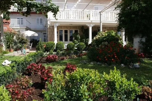 Apart Daire (Nikola1 - free parking - A5(3+1))