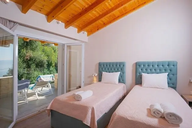 Villa, 3 Yatak Odası, Deniz Manzaralı, Denize Sıfır