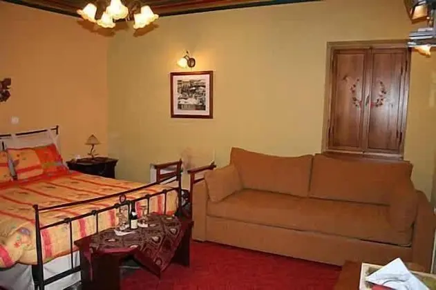 Üç Kişilik Oda