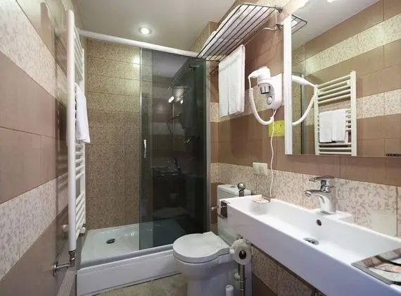 Comfort Tek Büyük Yataklı Oda