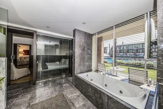Executive Süit, Havuz Manzaralı